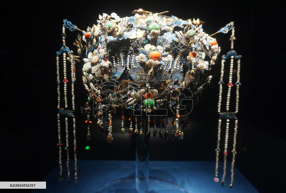 Century Treasures Art Exhibition in Hangzhou