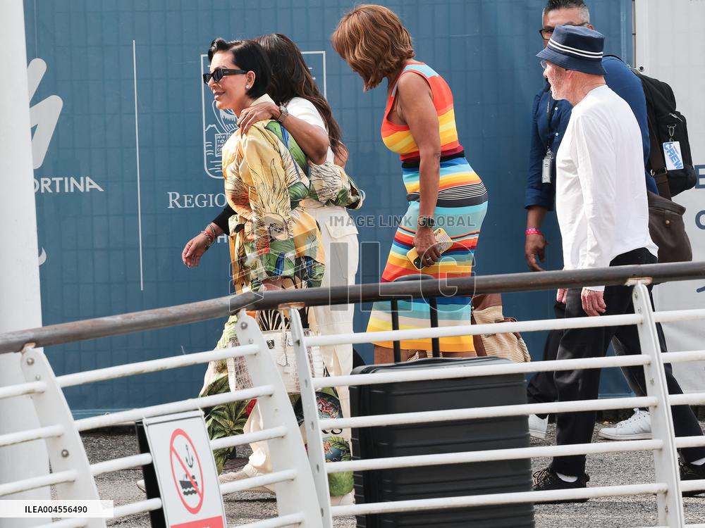 The Bezos Wedding - Oprah Winfrey, Kris Jenner, Gayle King Departure