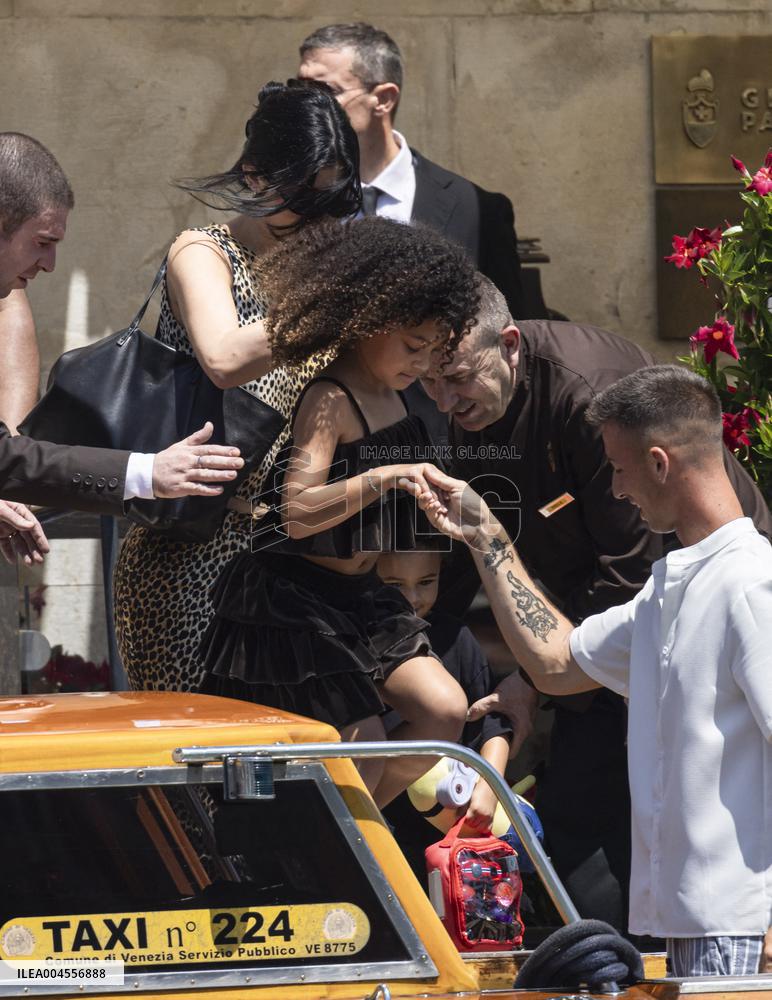 Khloe Kardashian leaves Gritti Hotel after the wedding of Jeff Bezos - Venice