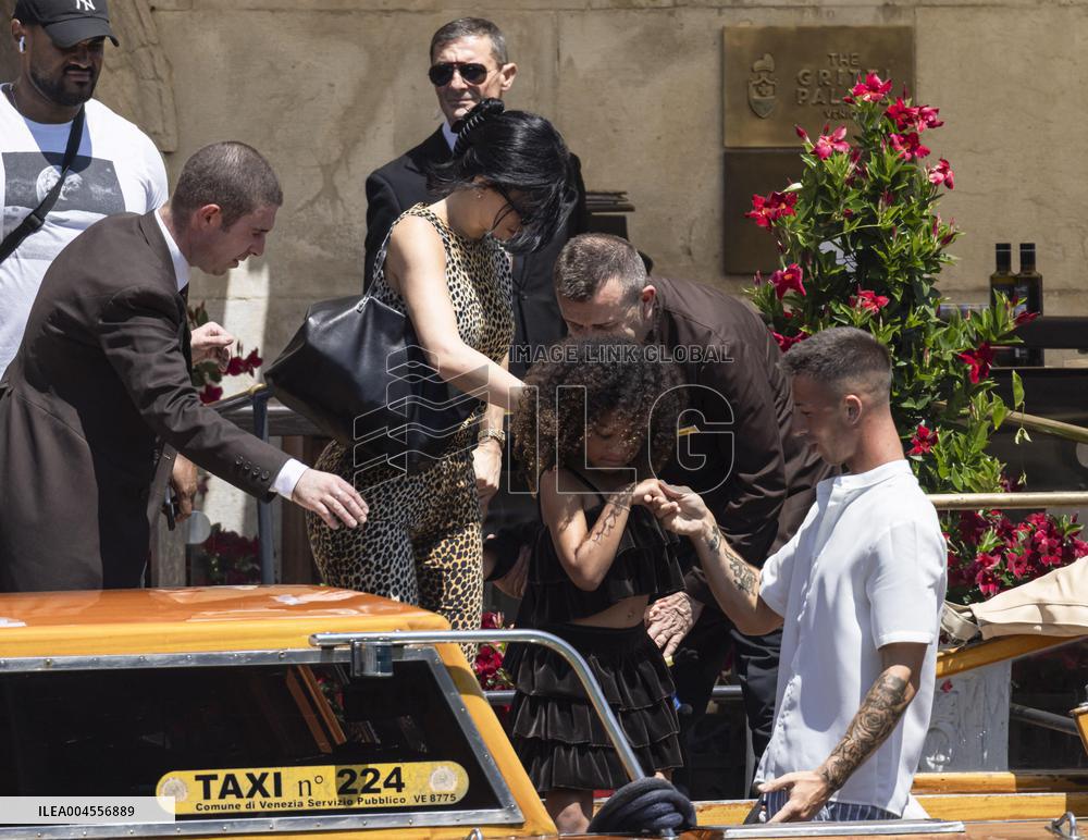 Khloe Kardashian leaves Gritti Hotel after the wedding of Jeff Bezos - Venice