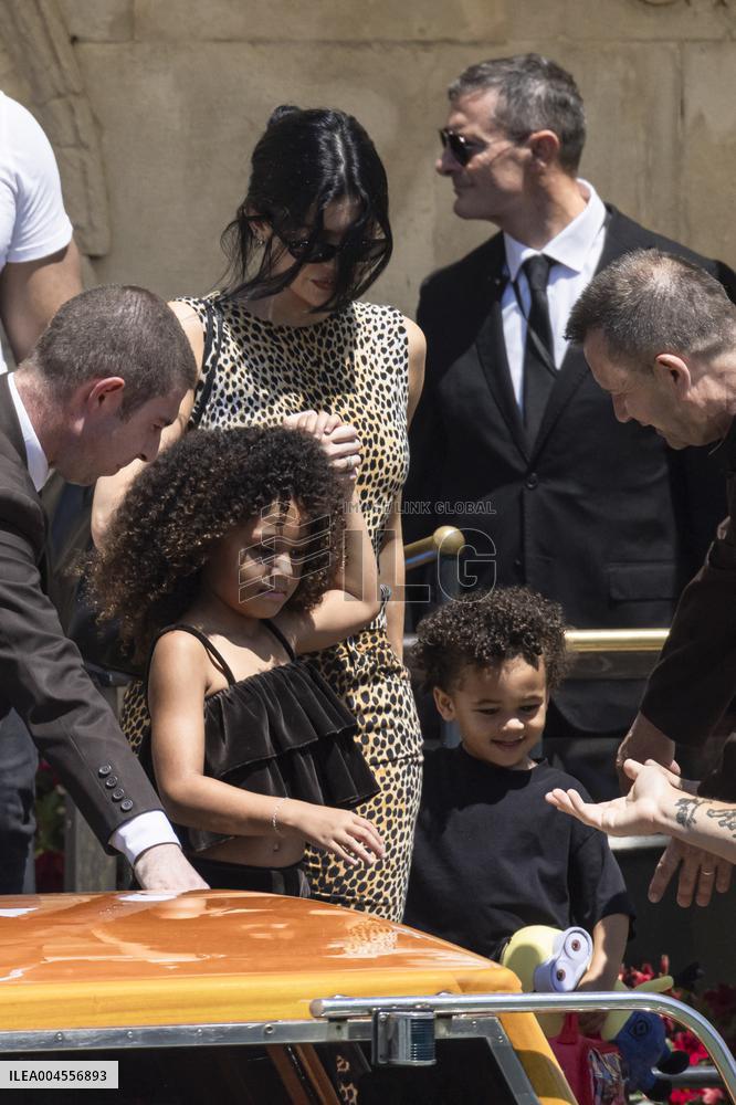 Khloe Kardashian leaves Gritti Hotel after the wedding of Jeff Bezos - Venice