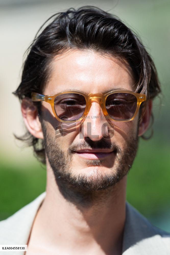 PFW Jacquemus Photocall