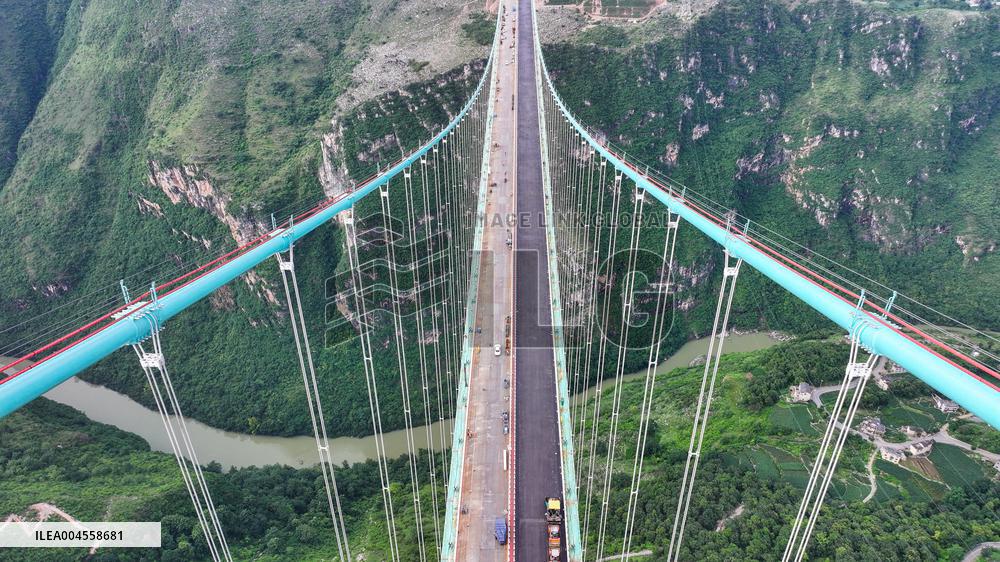 World Highest Bridge Huajiang Canyon Bridge