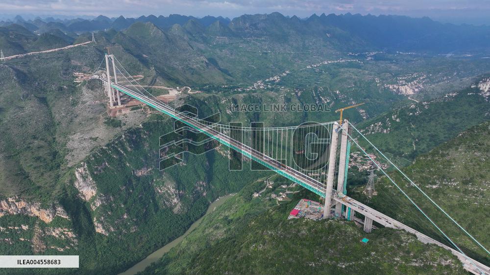 World Highest Bridge Huajiang Canyon Bridge
