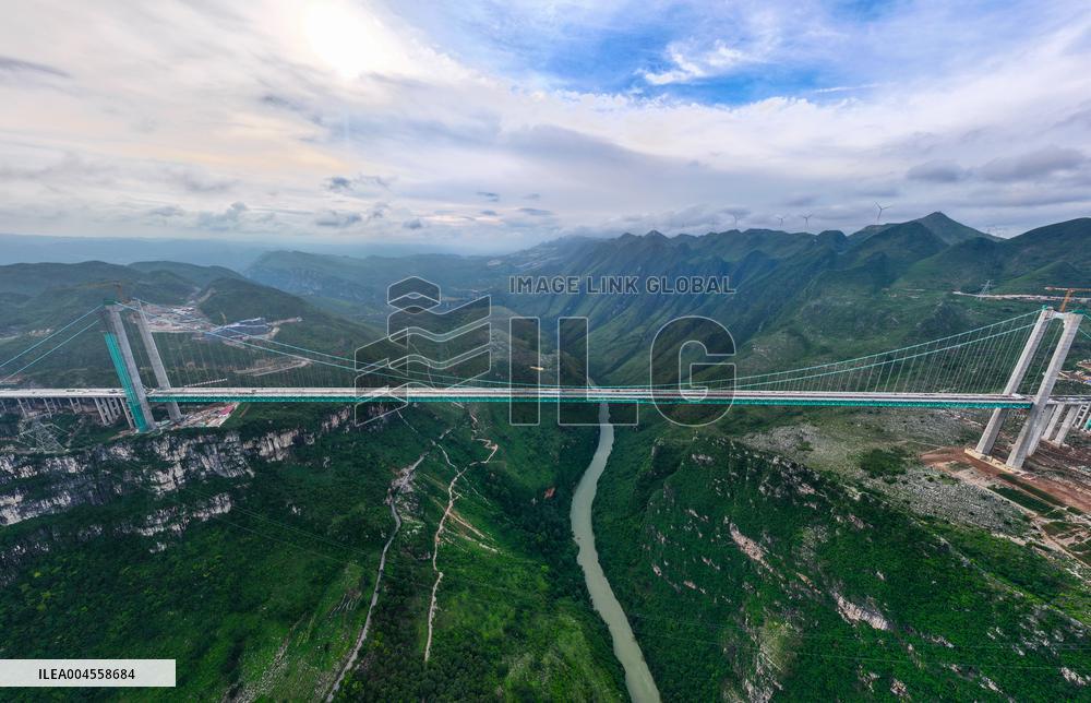 World Highest Bridge Huajiang Canyon Bridge