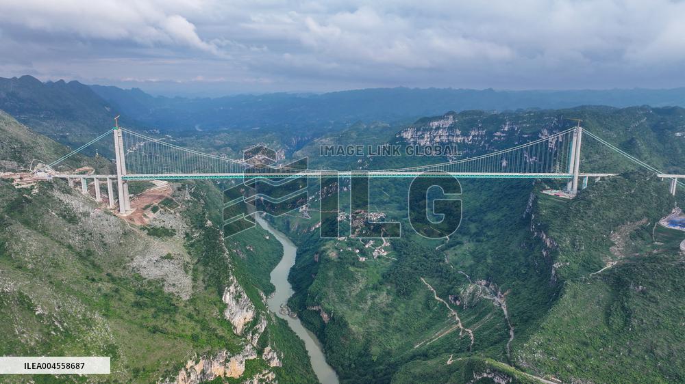World Highest Bridge Huajiang Canyon Bridge