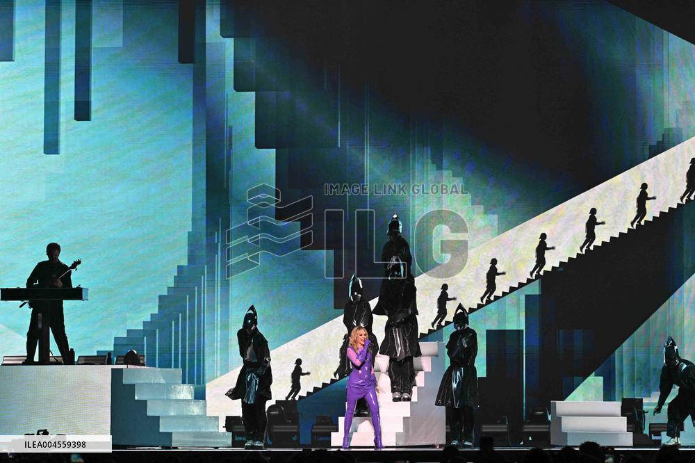 Kylie Minogue Performs At The Accor Arena - Paris