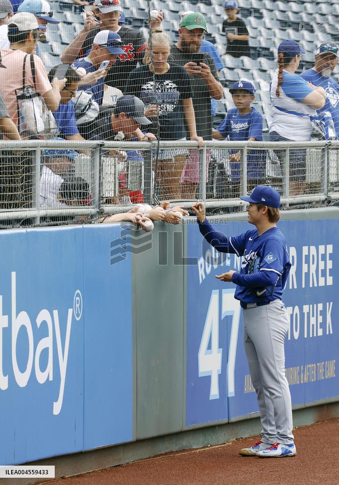 Baseball: Dodgers vs. Royals