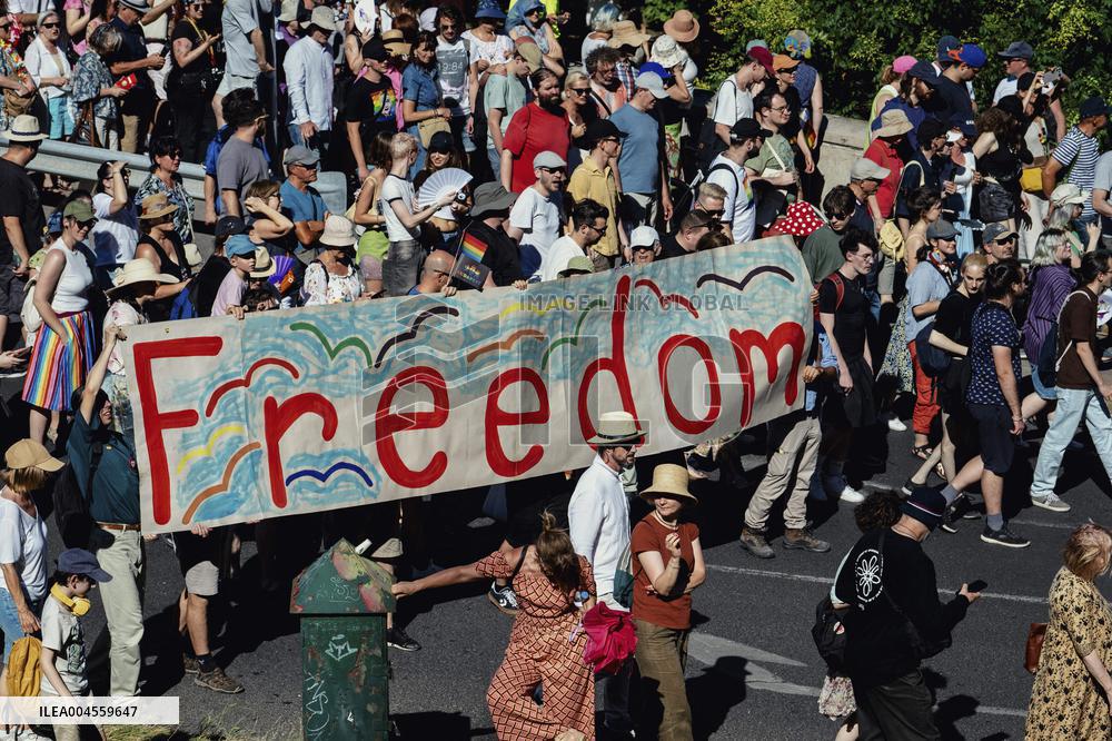 Hundreds of Thousands Take Part in The Banned Pride March - Budapest