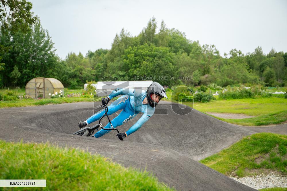 Pump track