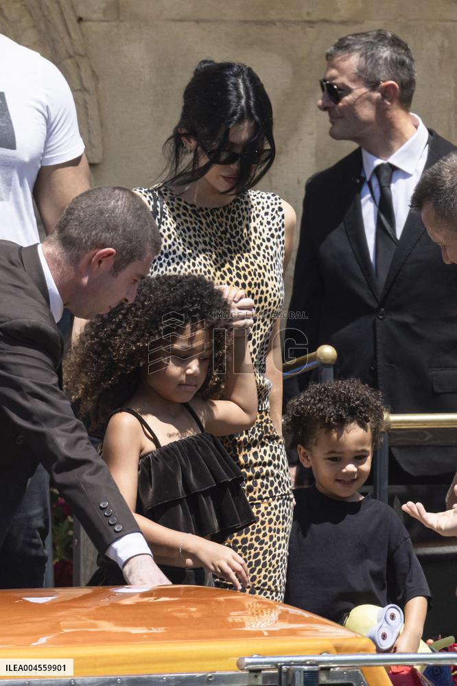 Kylie Jenner leaves Gritti Hotel after the wedding of Jeff Bezos - Venice