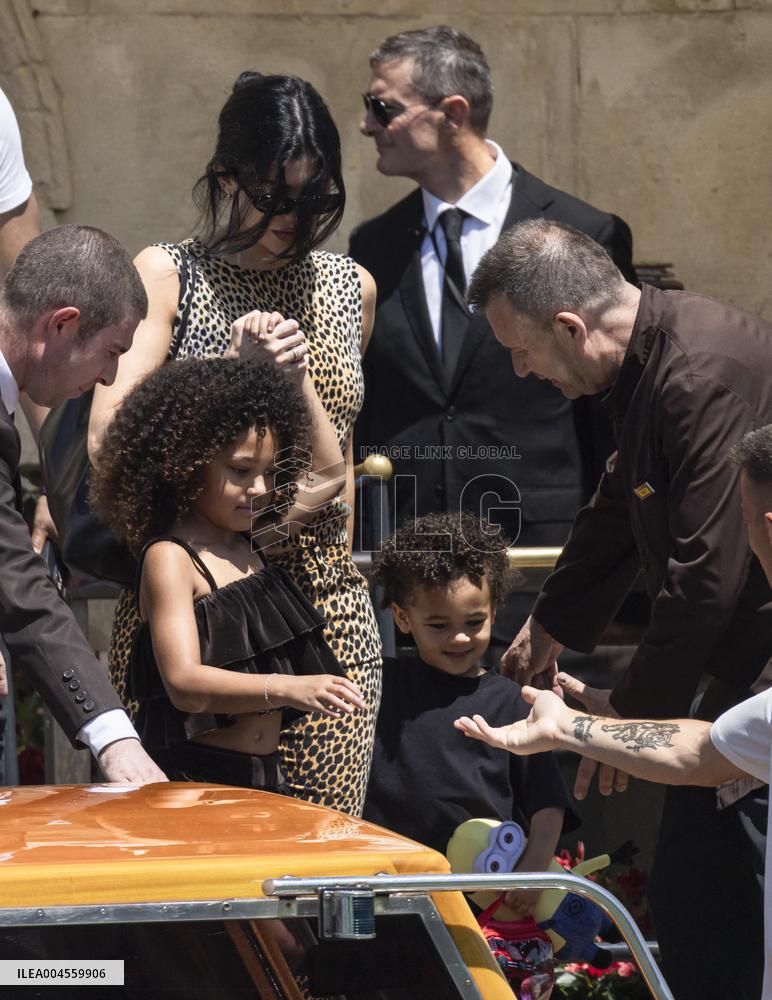 Kylie Jenner leaves Gritti Hotel after the wedding of Jeff Bezos - Venice