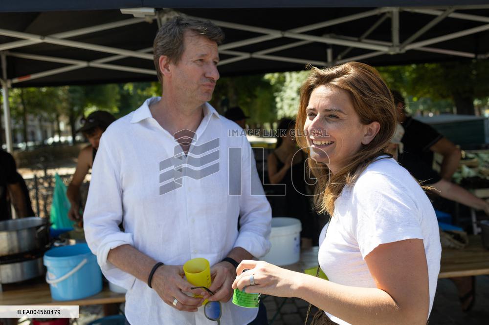 Farmers banquet against the Duplomb law - Paris