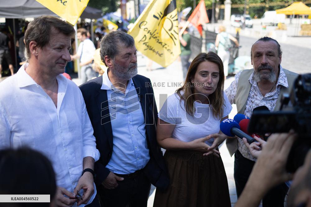 Farmers banquet against the Duplomb law - Paris