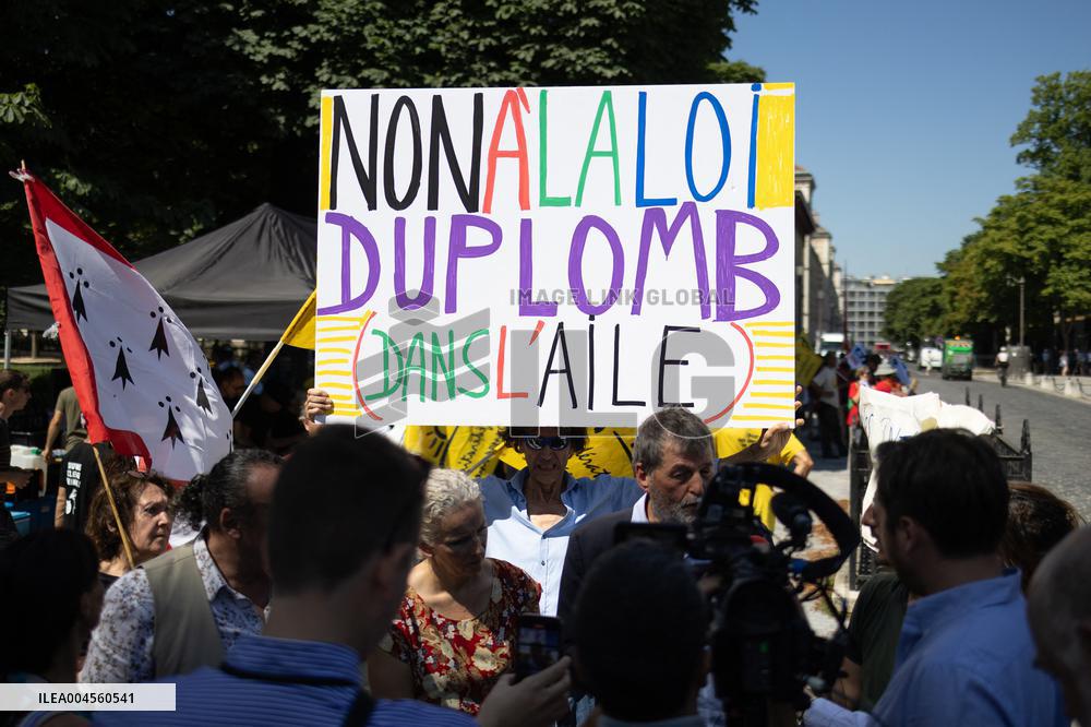 Farmers banquet against the Duplomb law - Paris