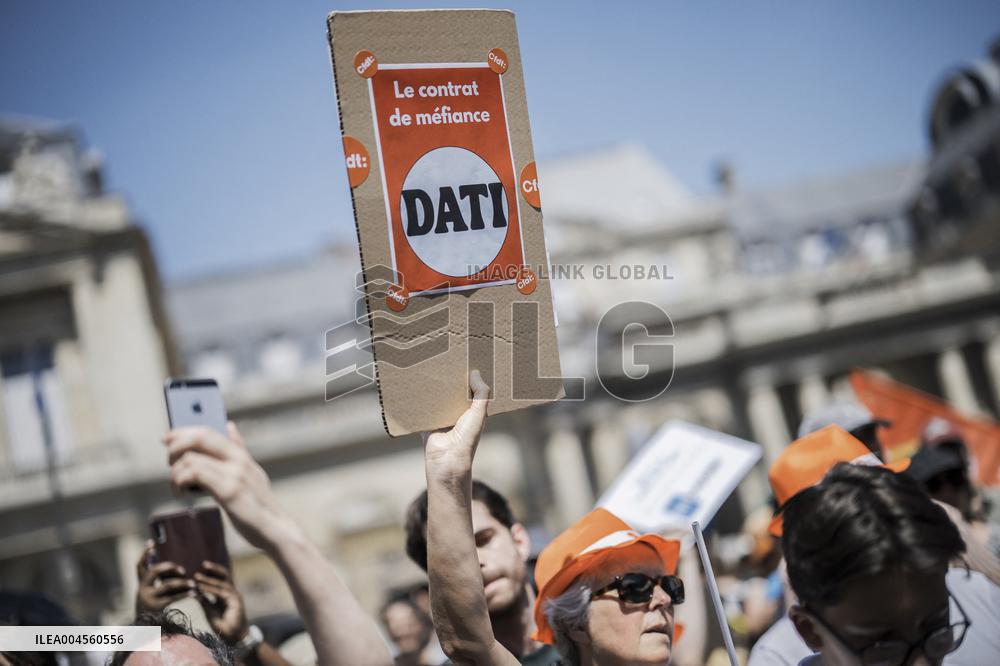 French Public Broadcasting On Strike - Paris