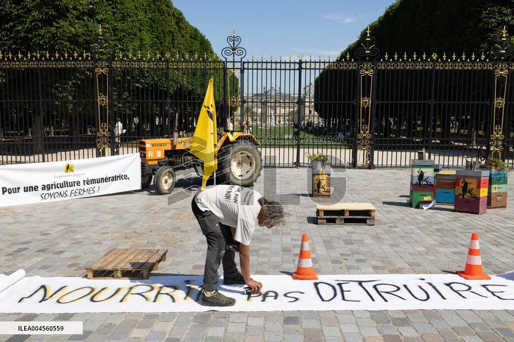 Farmers banquet against the Duplomb law - Paris