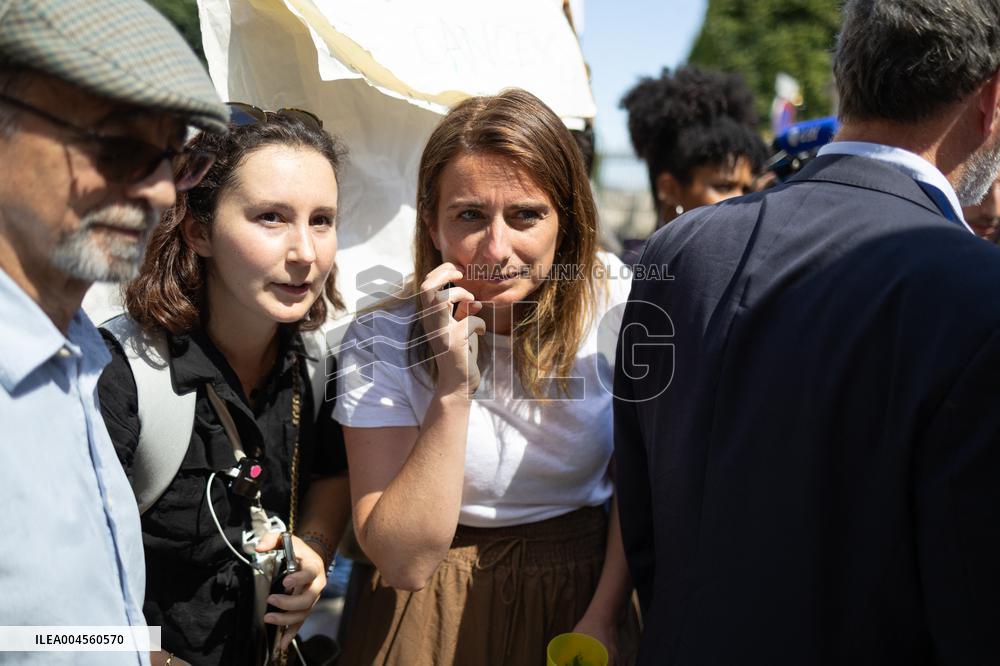 Farmers banquet against the Duplomb law - Paris