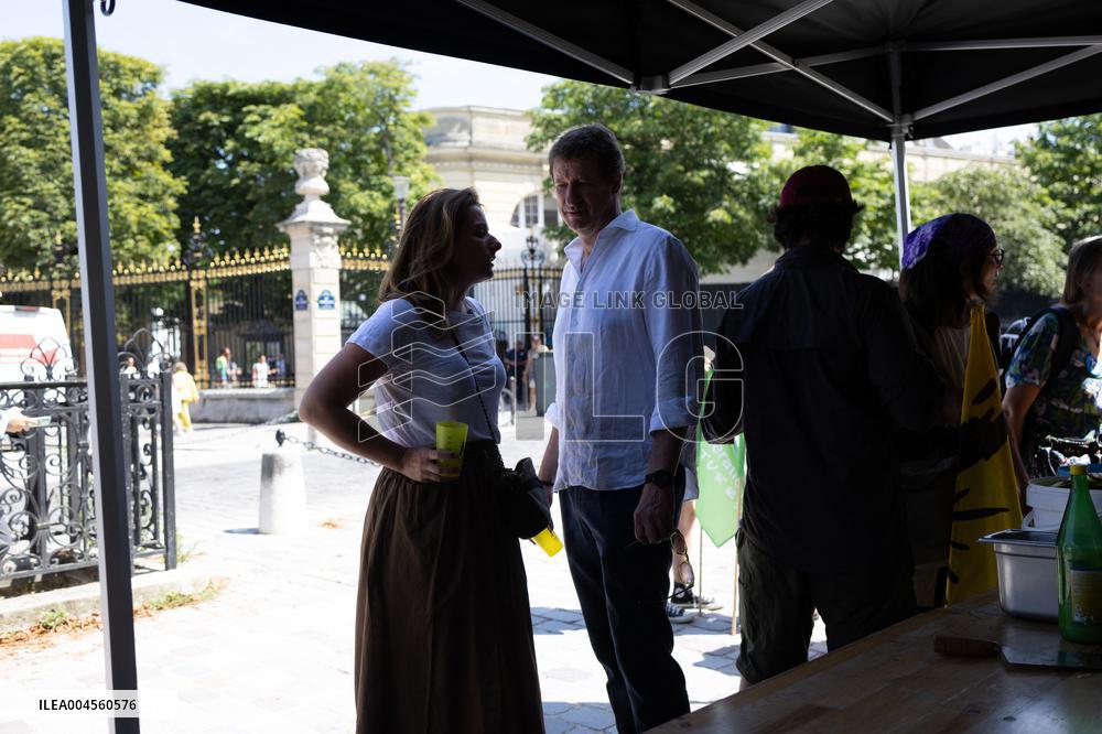 Farmers banquet against the Duplomb law - Paris