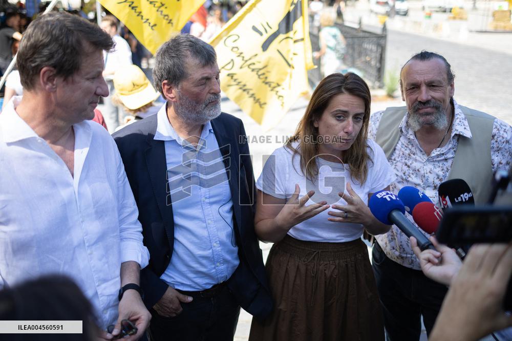 Farmers banquet against the Duplomb law - Paris