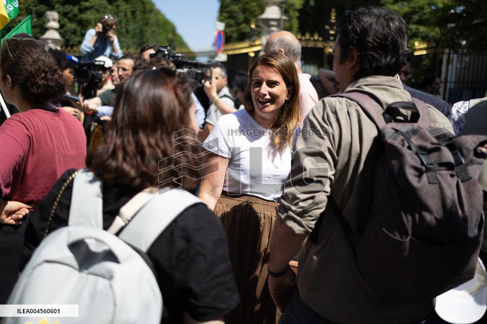 Farmers banquet against the Duplomb law - Paris