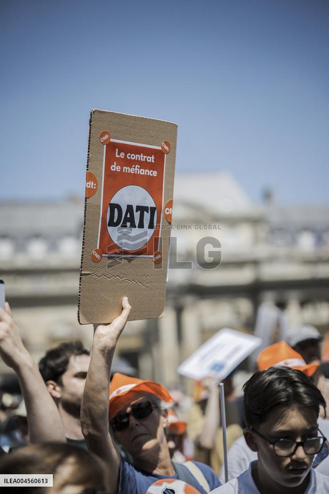 French Public Broadcasting On Strike - Paris