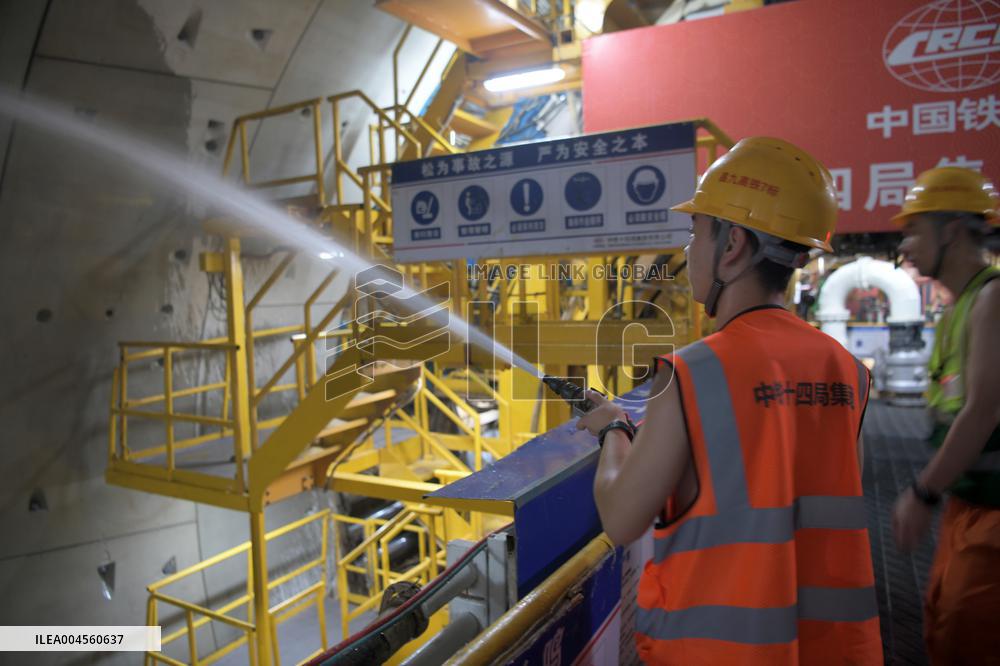 Nanchang-Jiujiang High-speed Railway Construction in Nanchang