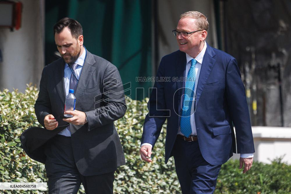White House: NEC Director Kevin Hassett outside West Wing
