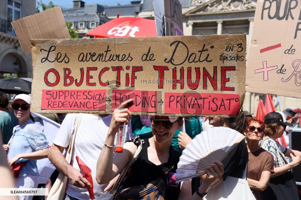 French Public Broadcasting On Strike - Paris