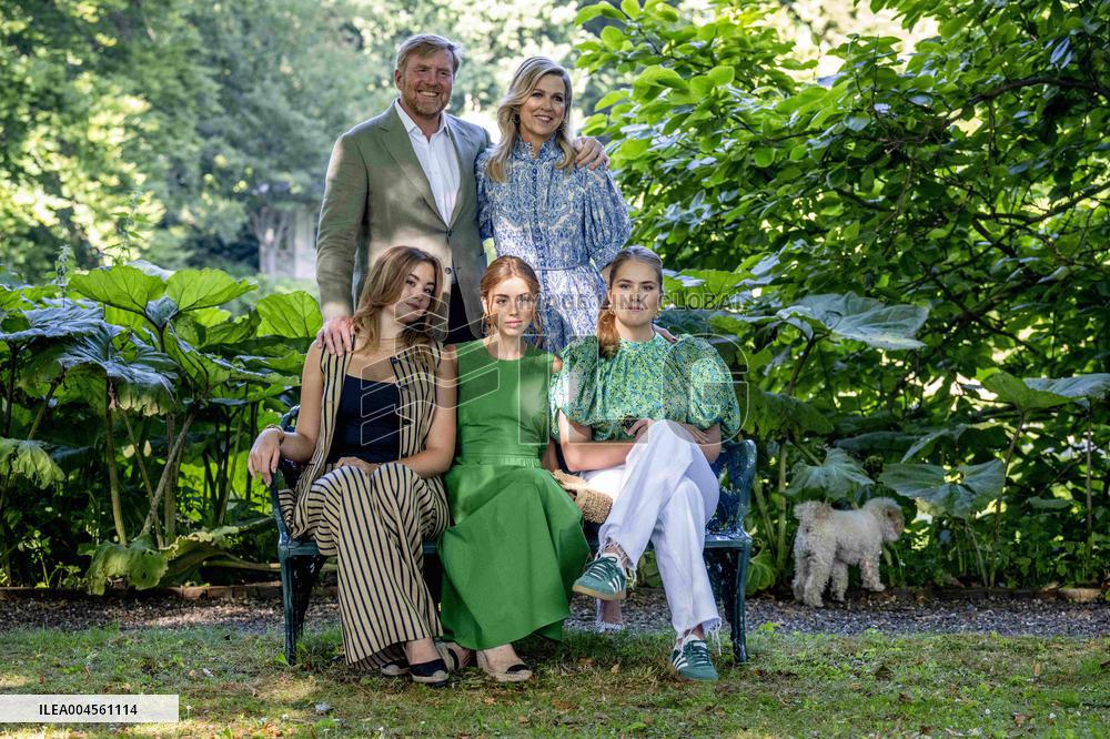 Royal Family s Traditional Photo Session - The Hague