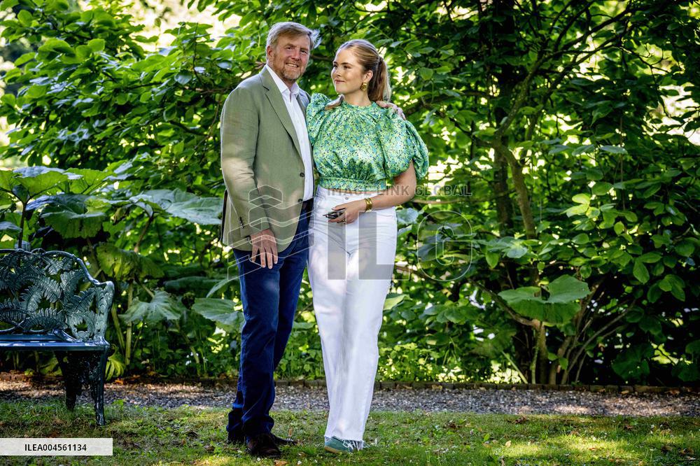 Royal Family s Traditional Photo Session - The Hague