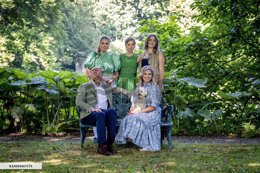 Royal Family s Traditional Photo Session - The Hague
