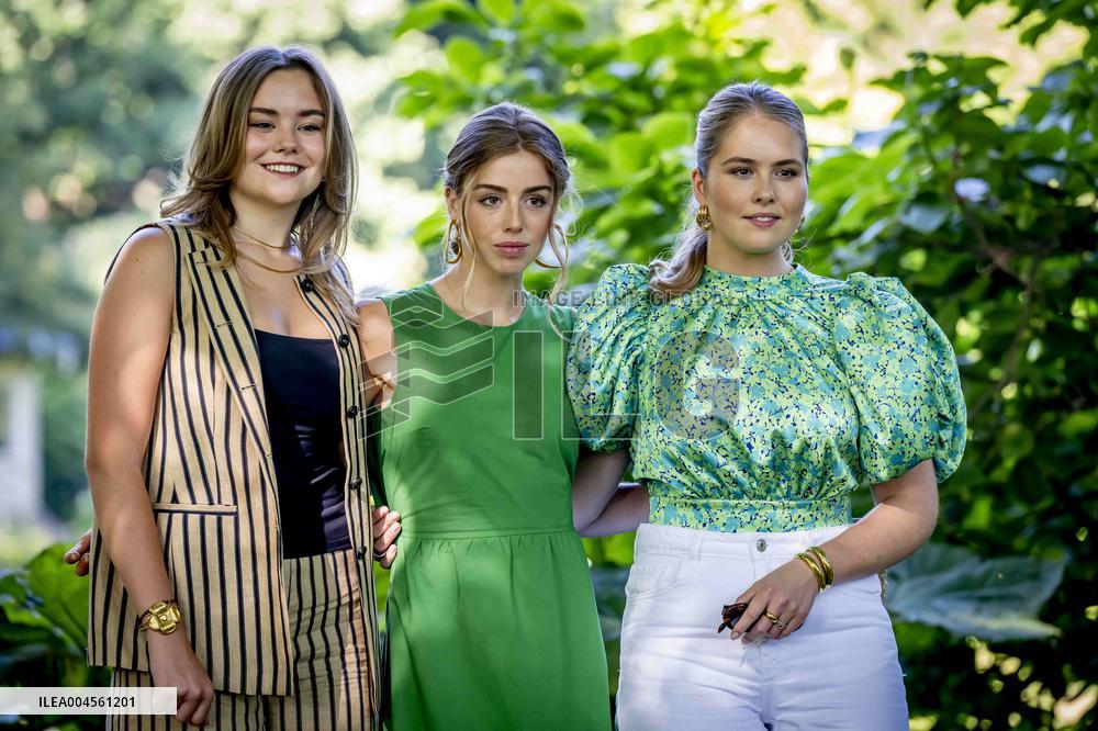 Royal Family s Traditional Photo Session - The Hague