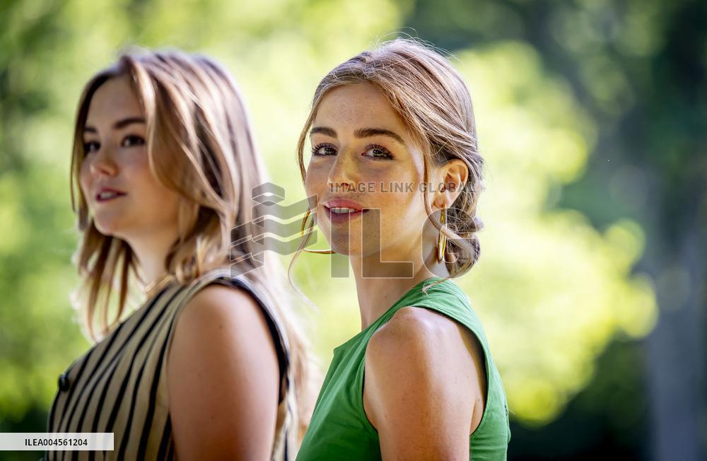 Royal Family s Traditional Photo Session - The Hague