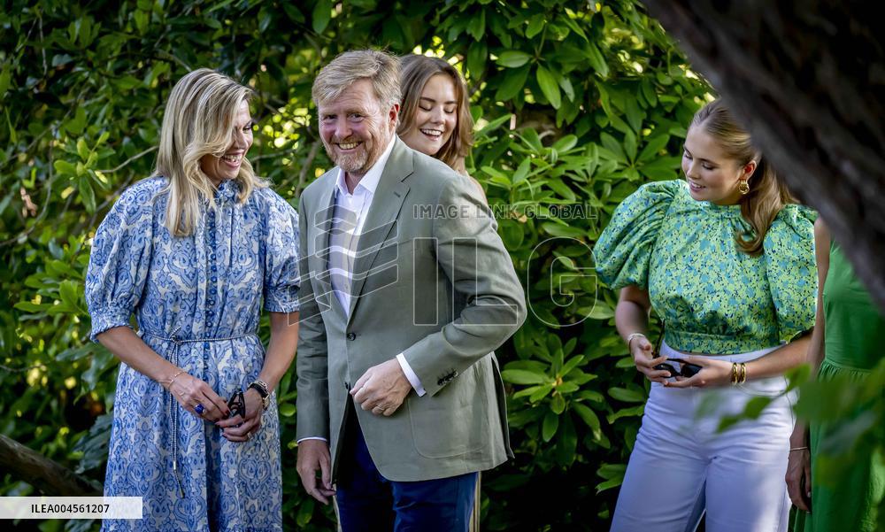 Royal Family s Traditional Photo Session - The Hague