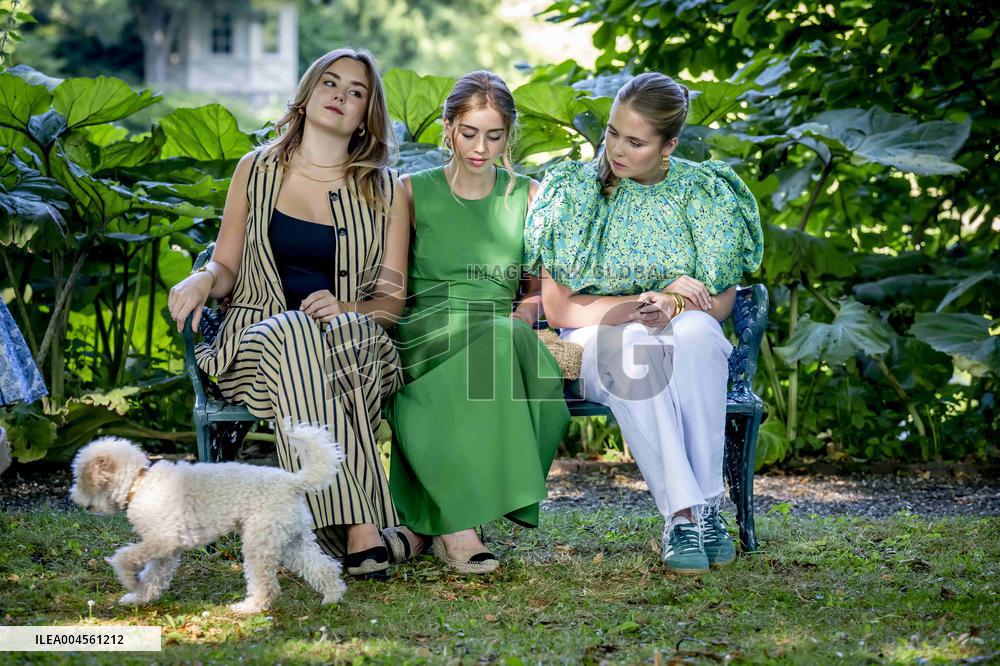 Royal Family s Traditional Photo Session - The Hague