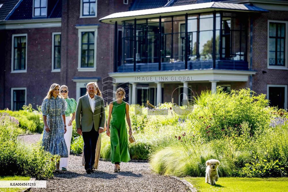 Royal Family s Traditional Photo Session - The Hague