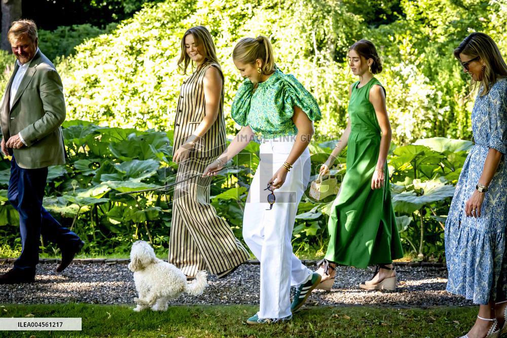 Royal Family s Traditional Photo Session - The Hague