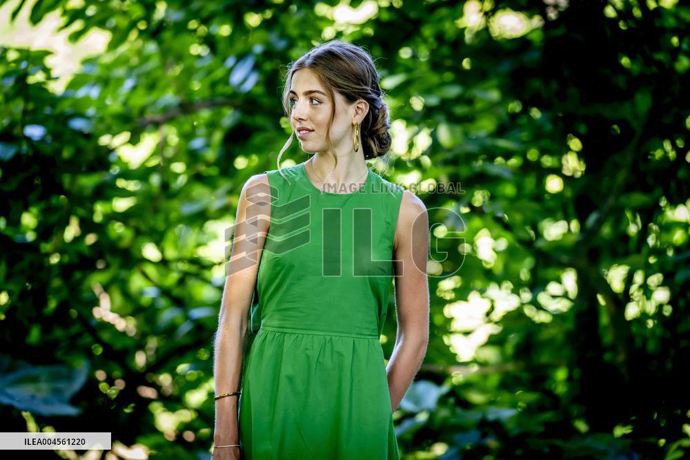Royal Family s Traditional Photo Session - The Hague