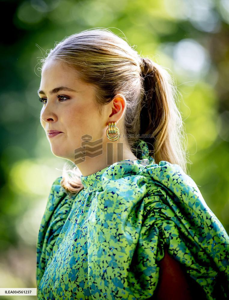 Royal Family s Traditional Photo Session - The Hague
