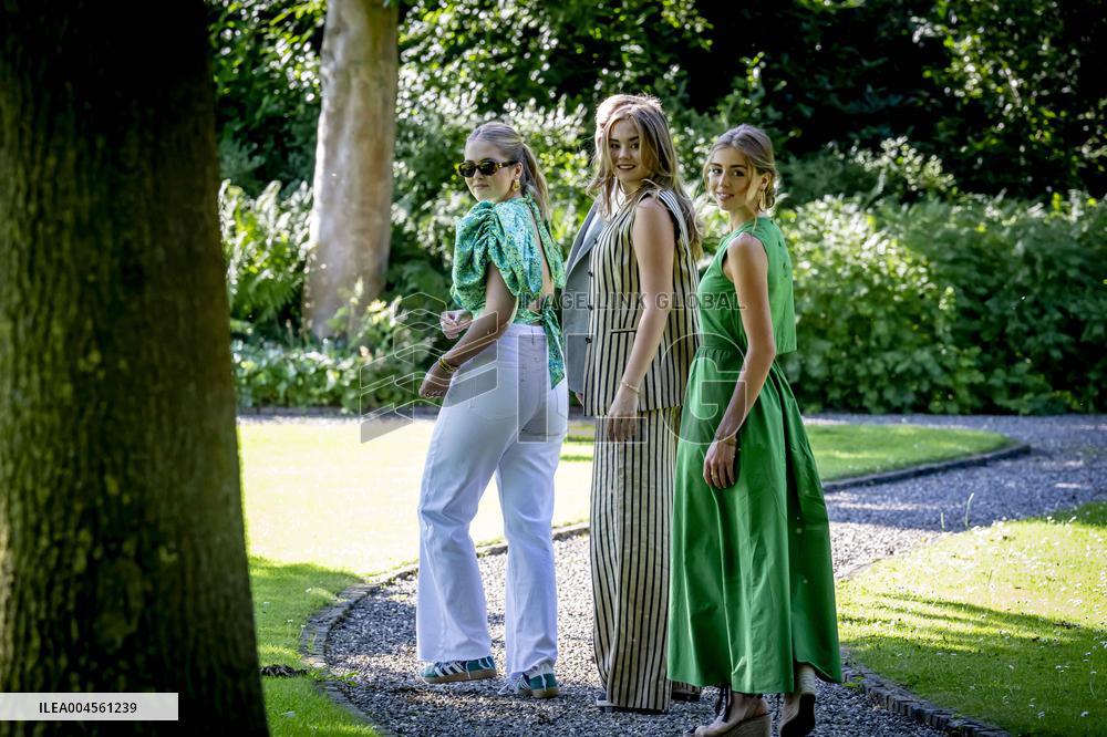 Royal Family s Traditional Photo Session - The Hague