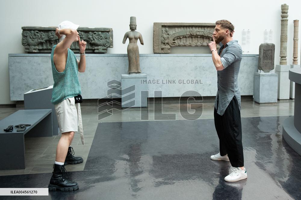 Silent Encounter Musee Guimet