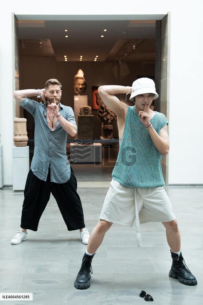 Silent Encounter Musee Guimet