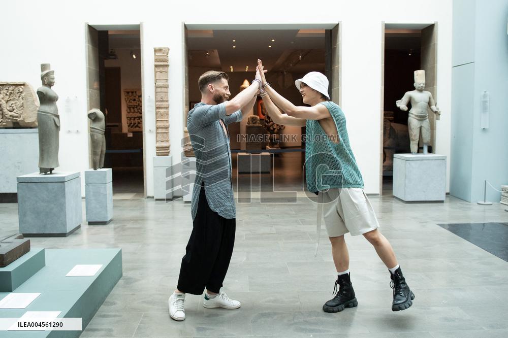 Silent Encounter Musee Guimet