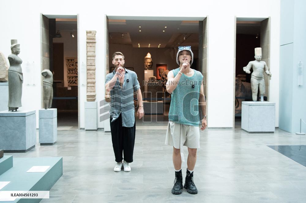 Silent Encounter Musee Guimet