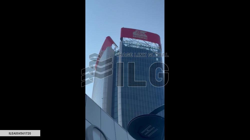 Italy: Sign Atop ‘Generali’ Zaha Hadid-Designed Skyscraper Sees Partial Collapse in Milan