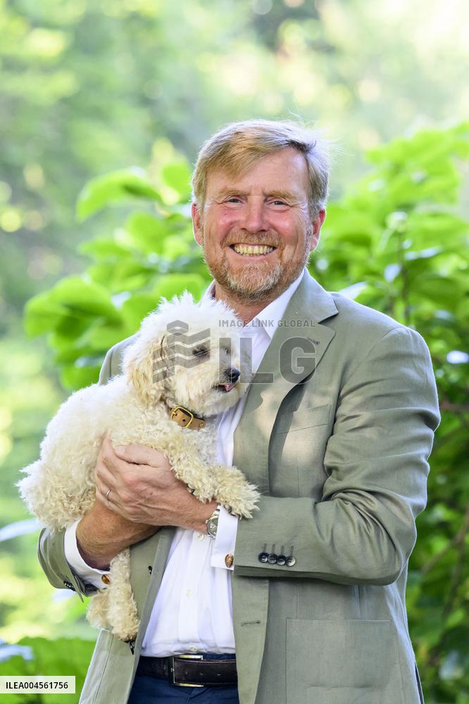 Royal Family s Traditional Photo Session - The Hague