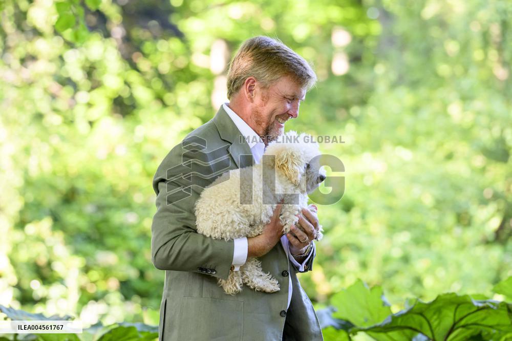 Royal Family s Traditional Photo Session - The Hague
