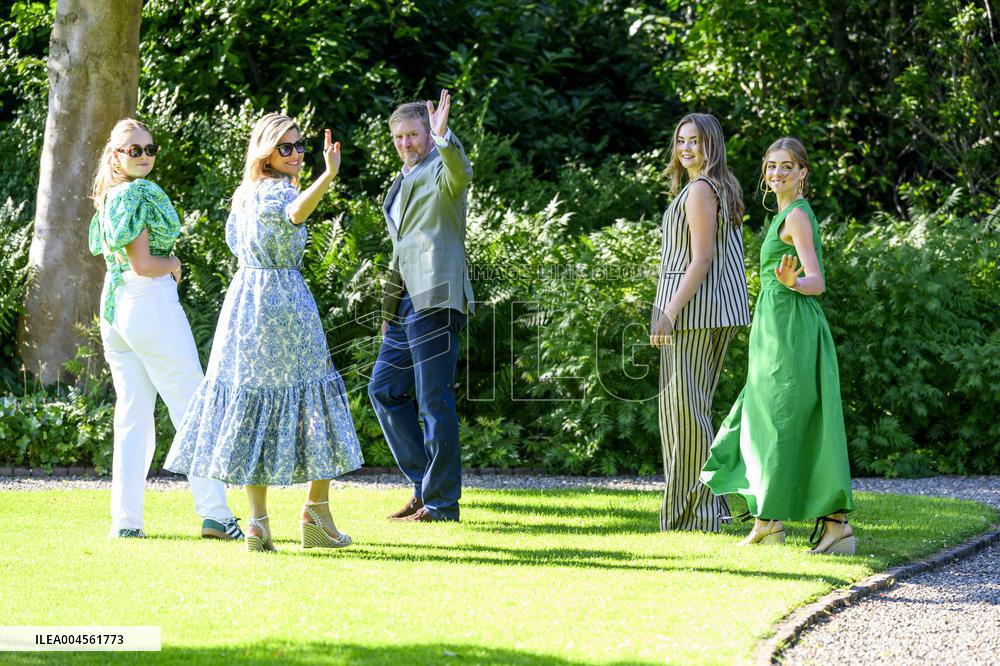 Royal Family s Traditional Photo Session - The Hague