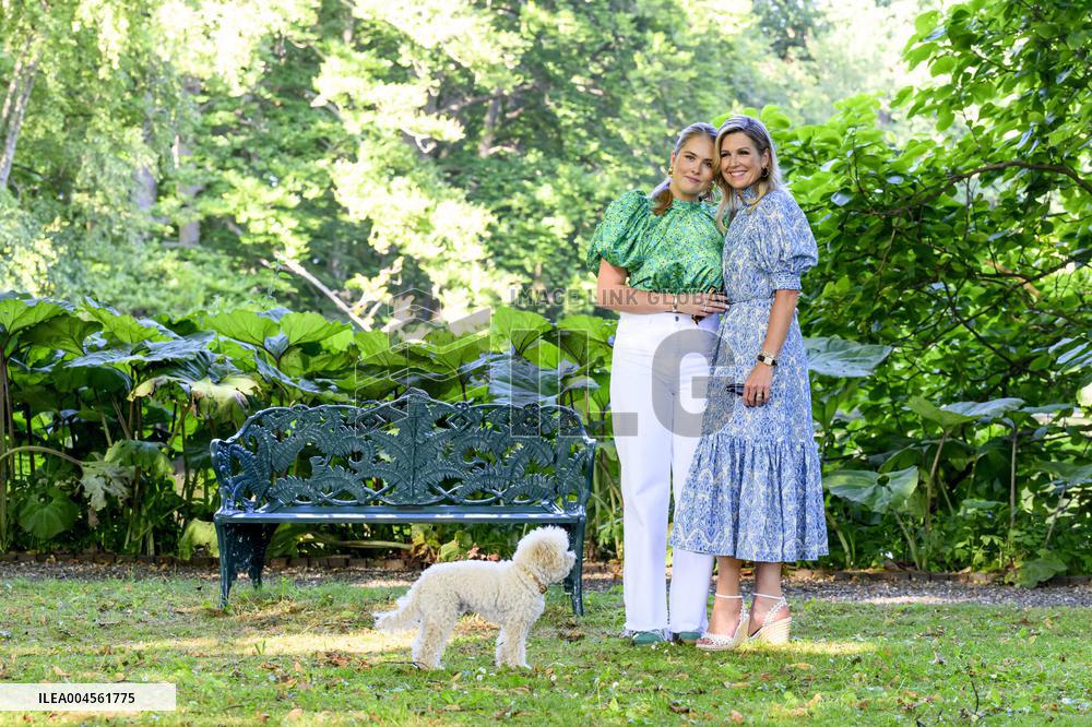 Royal Family s Traditional Photo Session - The Hague
